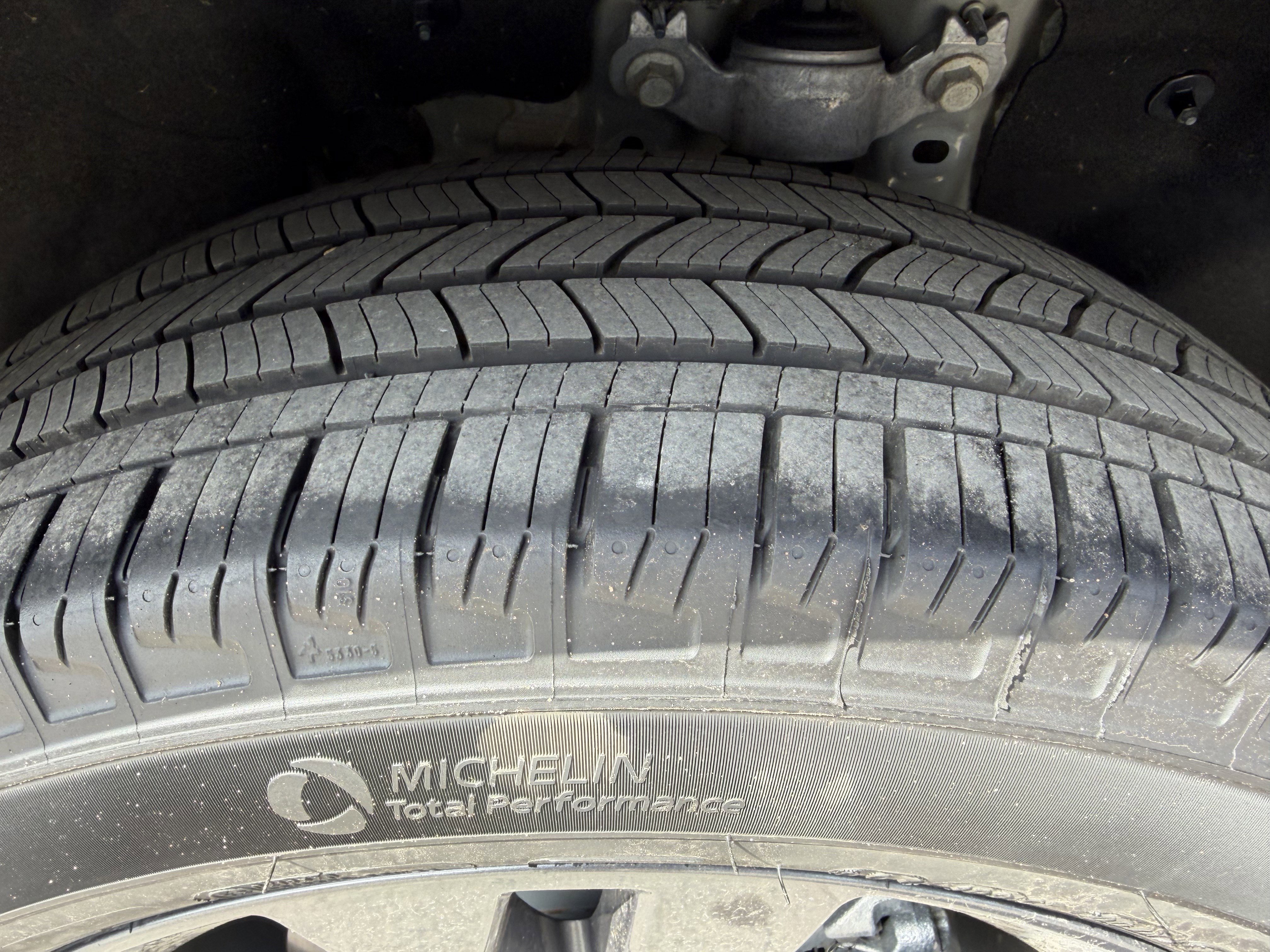 Certified 2025 Ford Explorer Active w/ Active Comfort Package AWD/4WD image 21