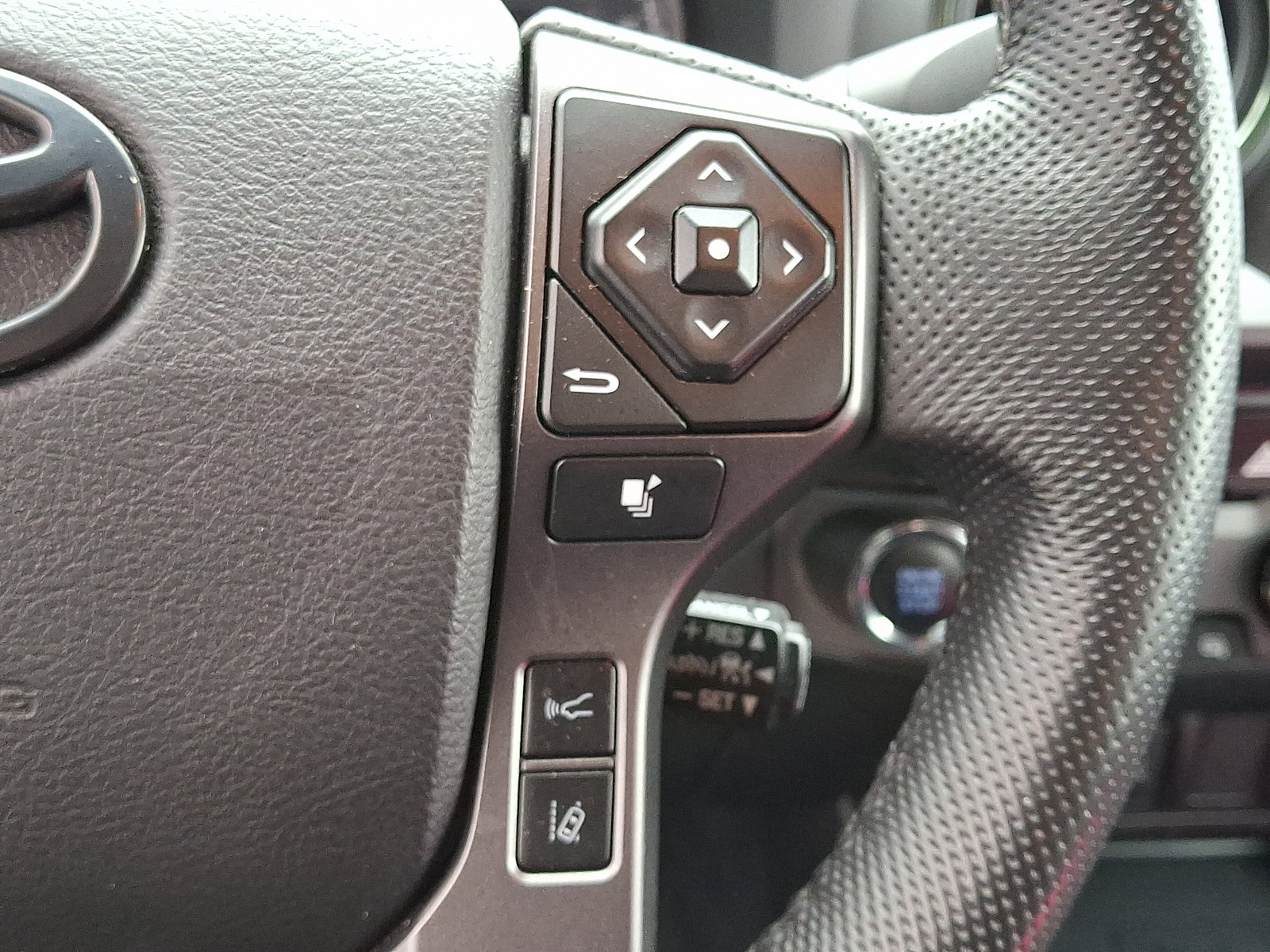 Used 2021 Toyota Tacoma TRD Sport image 25