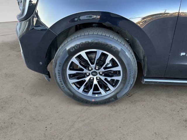 Certified 2025 Ford Expedition Max Platinum AWD/4WD image 9