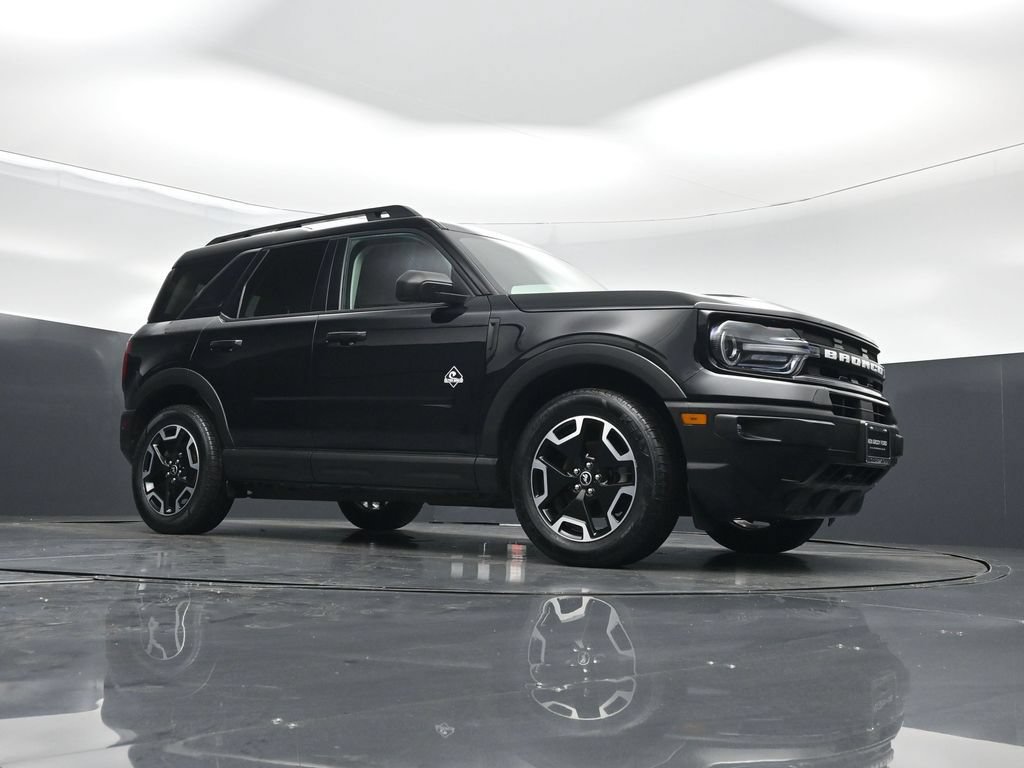 Certified 2023 Ford Bronco Sport Outer Banks w/ Tech Package AWD/4WD image 4