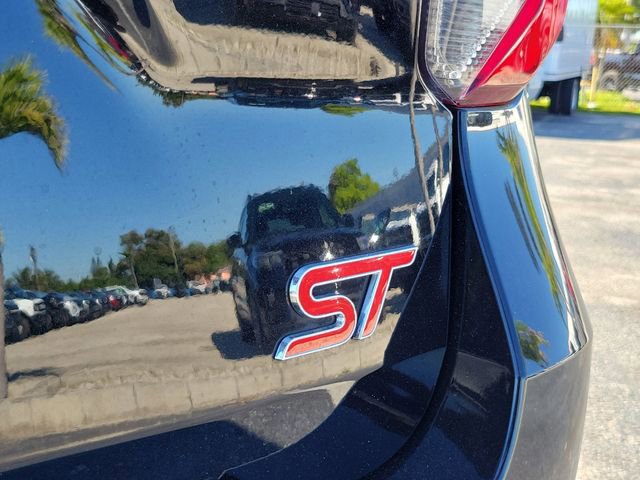 Certified 2022 Ford Explorer ST image 5