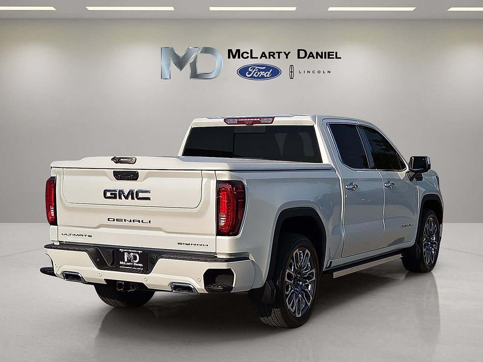 Used 2025 GMC Sierra 1500 Denali Ultimate AWD/4WD image 5