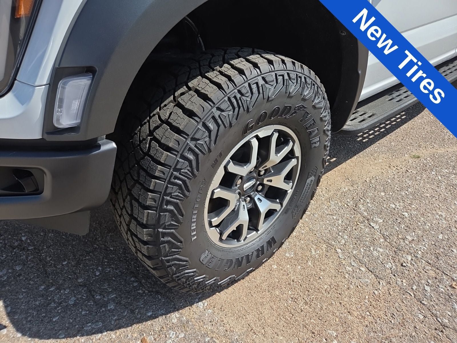 Certified 2022 Ford F150 Raptor w/ Equipment Group 801A High AWD/4WD image 22