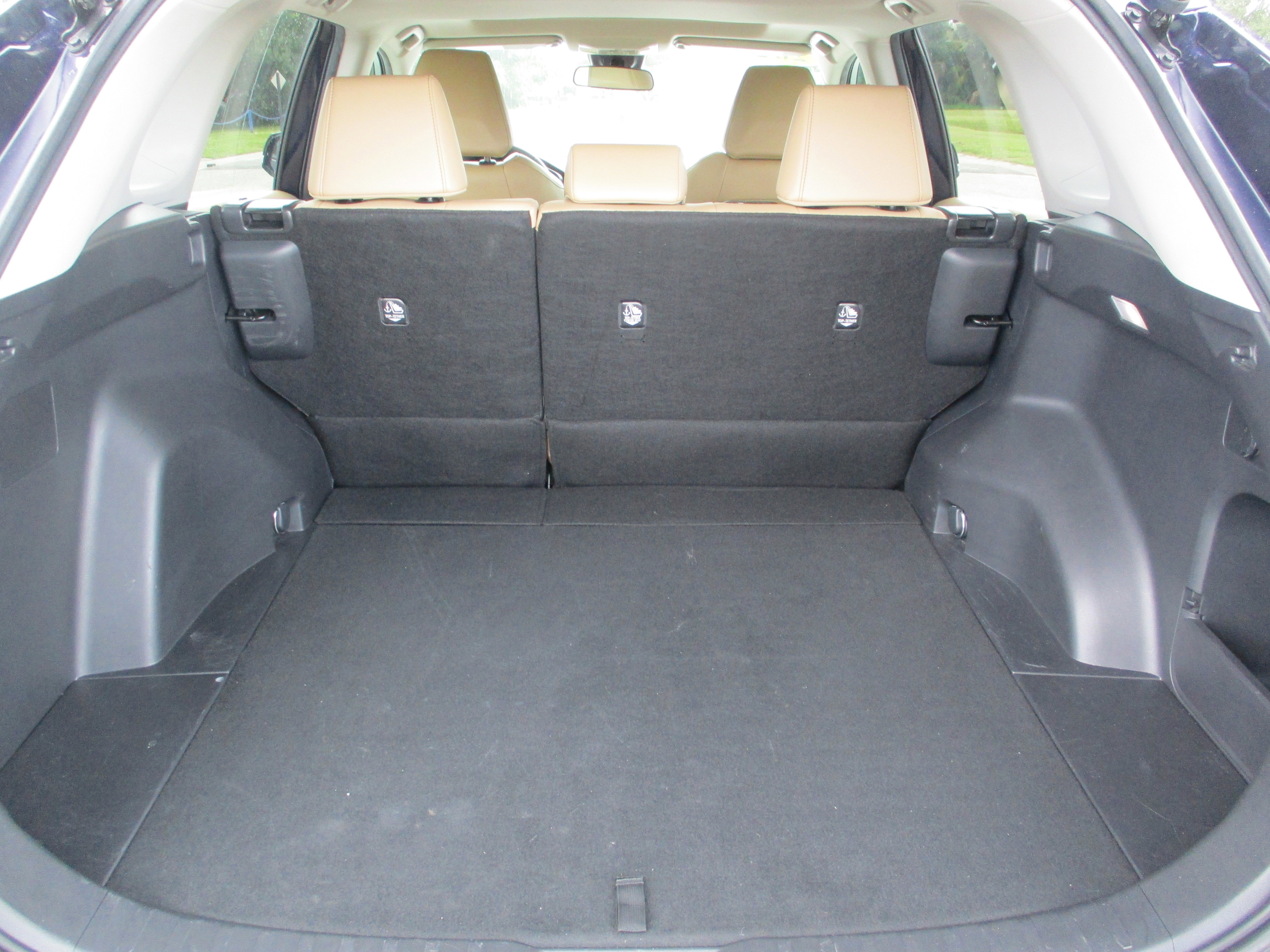 Used 2022 Toyota RAV4 XLE Premium image 19