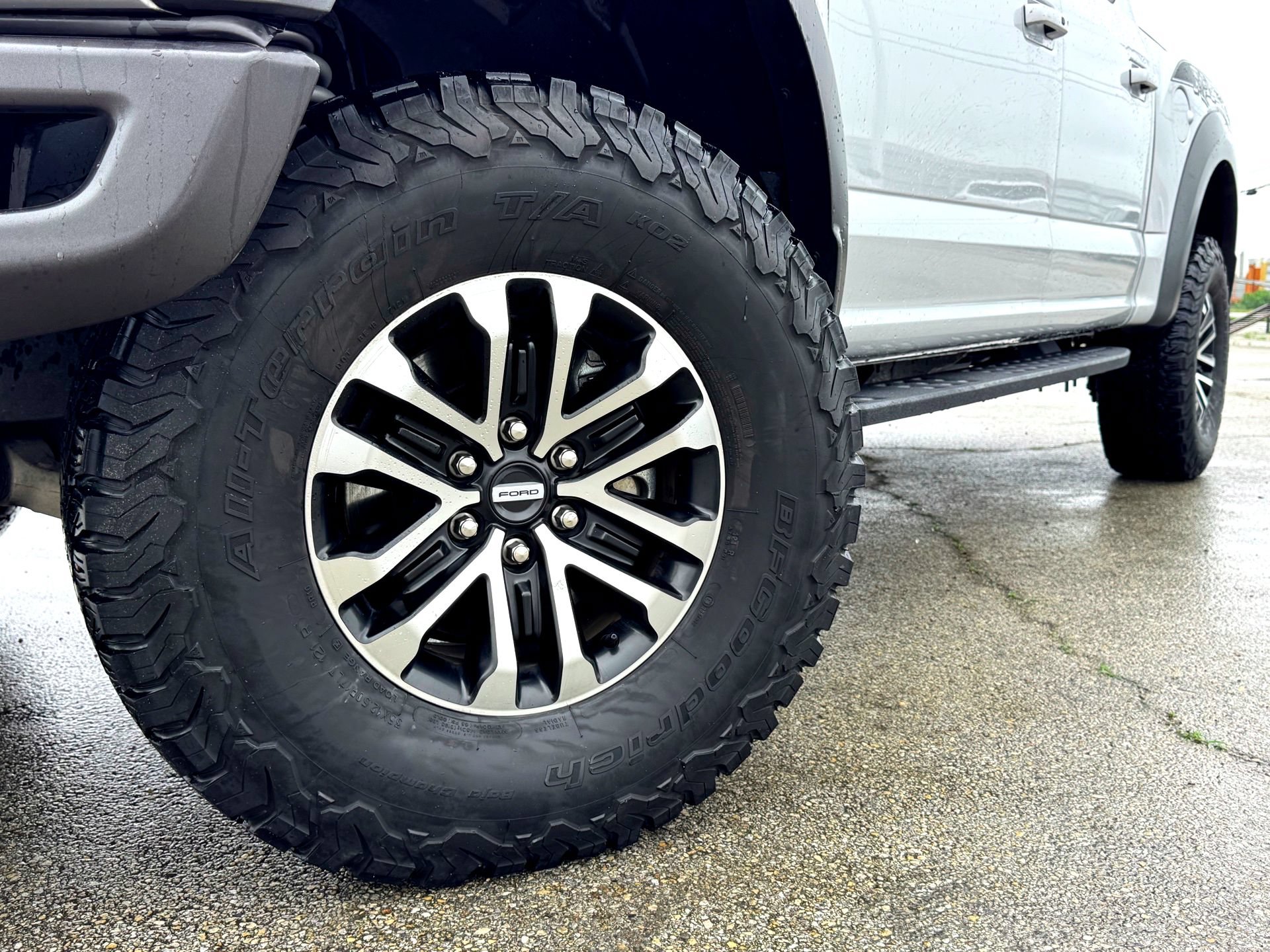 Certified 2019 Ford F150 Raptor w/ Equipment Group 802A Luxury AWD/4WD image 2