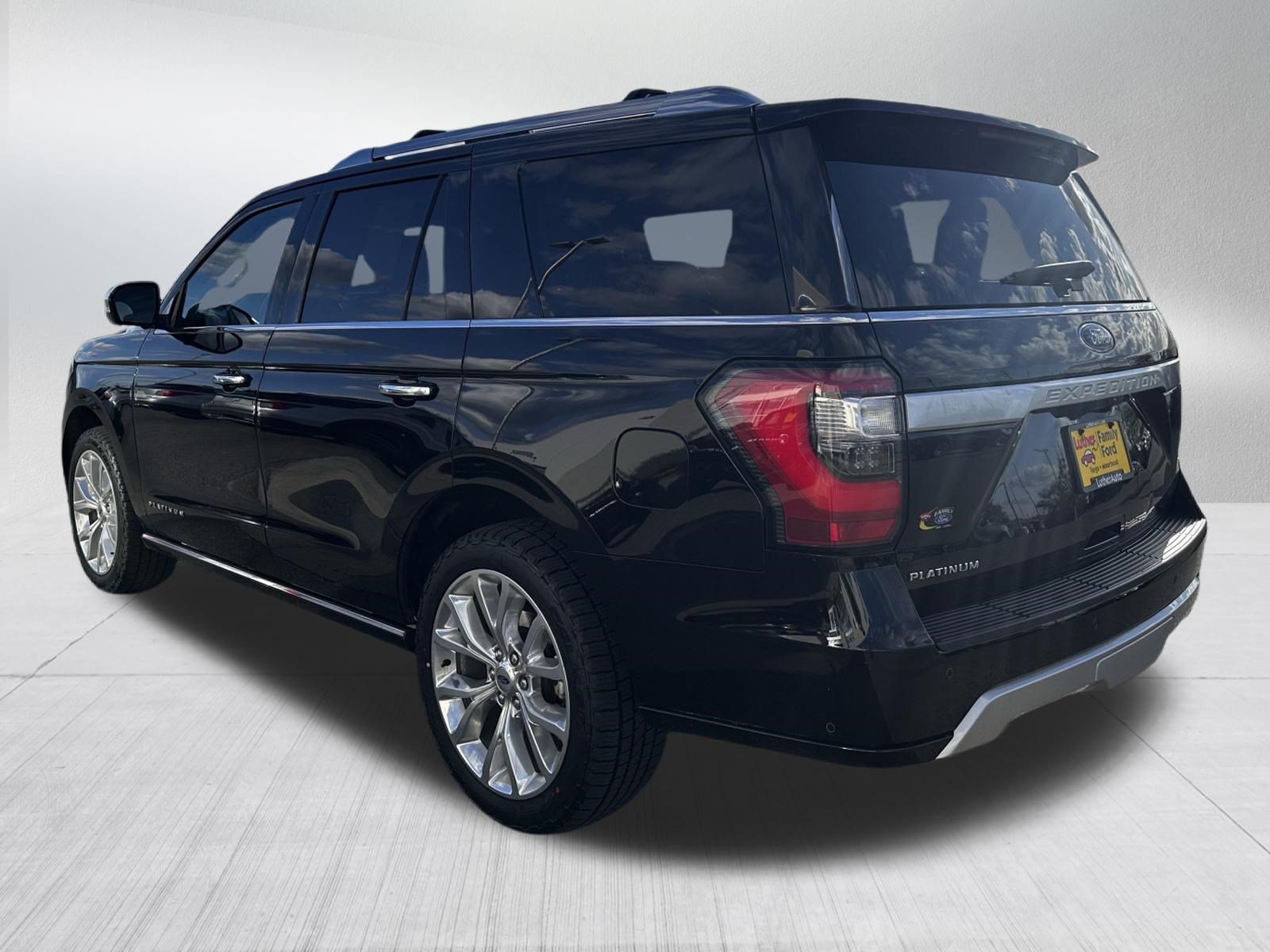 Certified 2019 Ford Expedition Platinum AWD/4WD image 5
