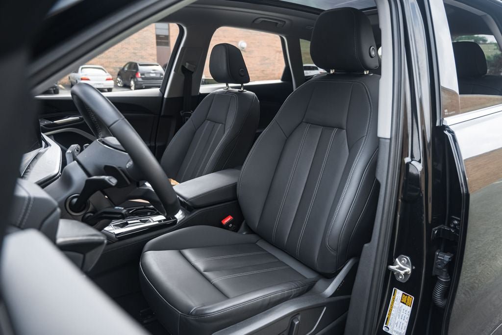 Used 2025 Audi Q5 Premium w/ Convenience Package AWD/4WD image 20