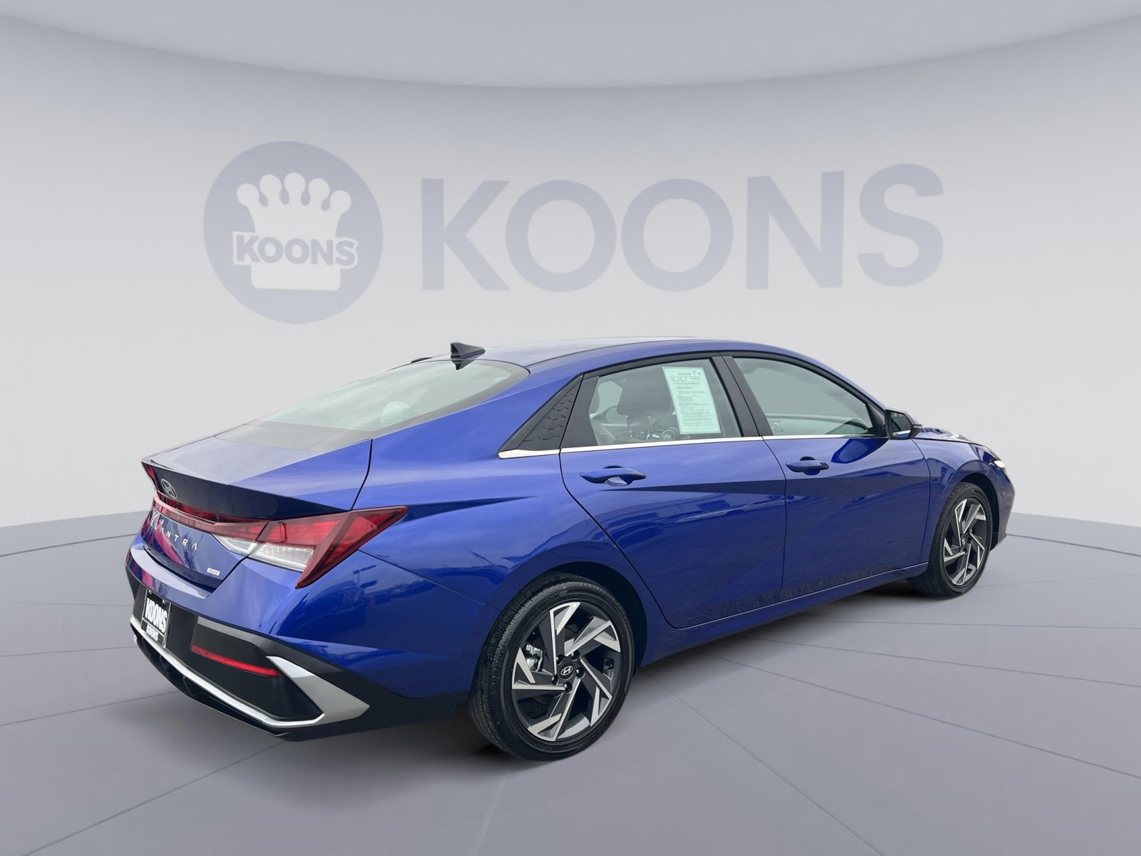 Used 2025 Hyundai Elantra Limited image 5