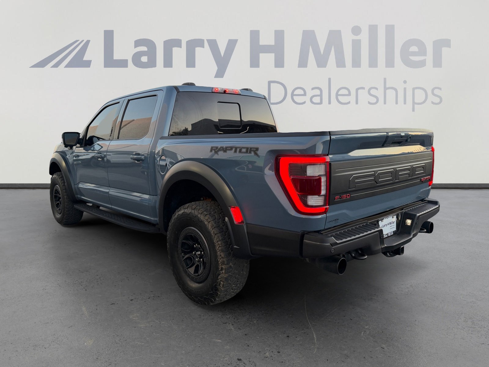 Certified 2023 Ford F150 Raptor w/ Raptor Carbon Fiber Package AWD/4WD image 3