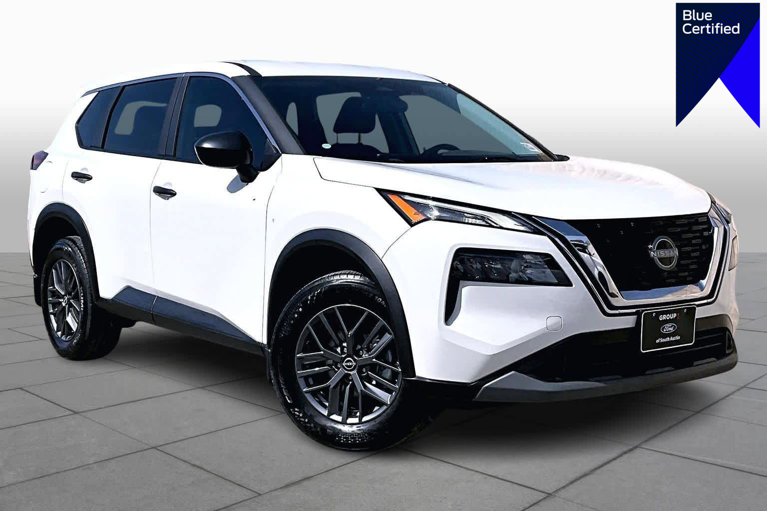 Used 2023 Nissan Rogue S image 1