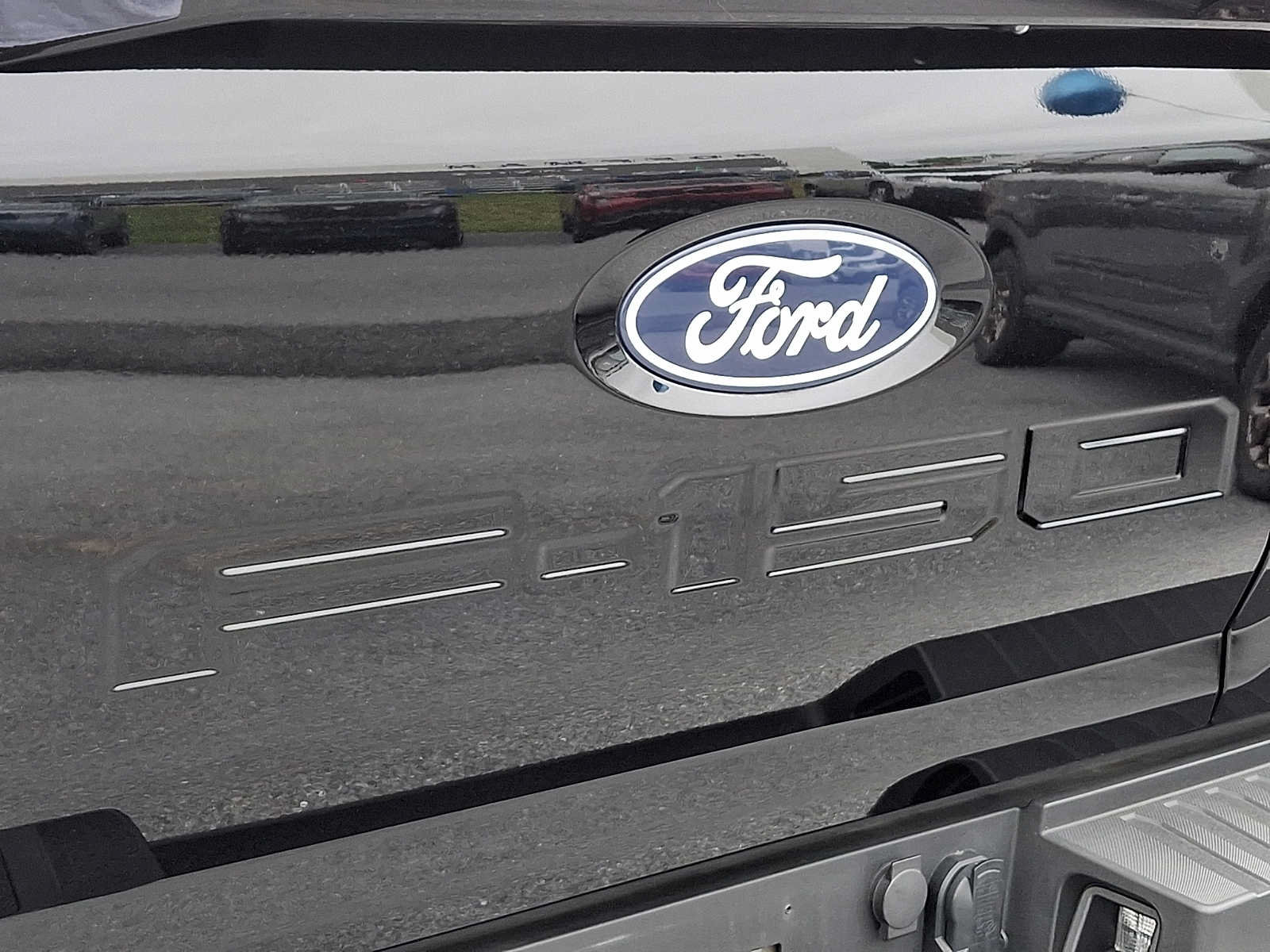 Certified 2025 Ford F150 King Ranch w/ FX4 Off-Road Package AWD/4WD image 30