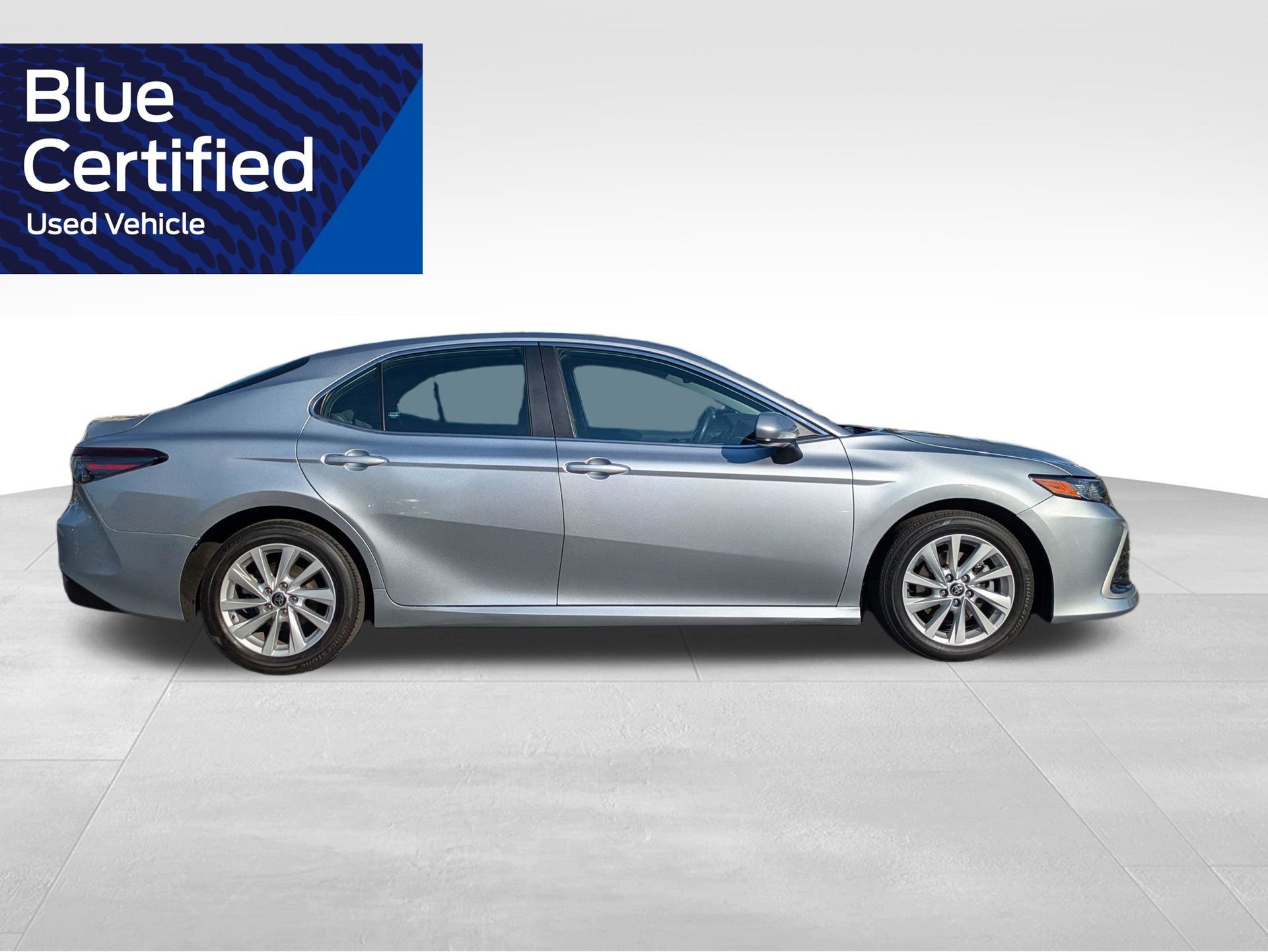 Used 2024 Toyota Camry LE FWD image 3