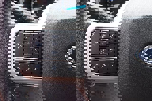 Certified 2024 Ford Expedition XLT image 28