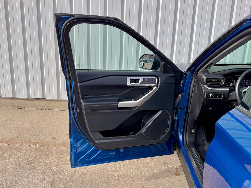 Certified 2023 Ford Explorer XLT w/ Equipment Group 202A image 15