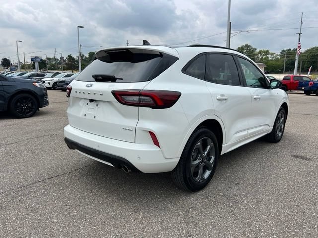 Certified 2023 Ford Escape ST-Line w/ Tech Pack #1 AWD/4WD image 4