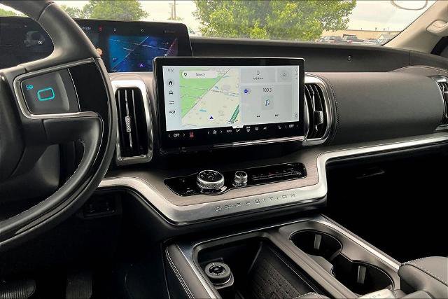 Certified 2025 Ford Expedition Max Platinum AWD/4WD image 4