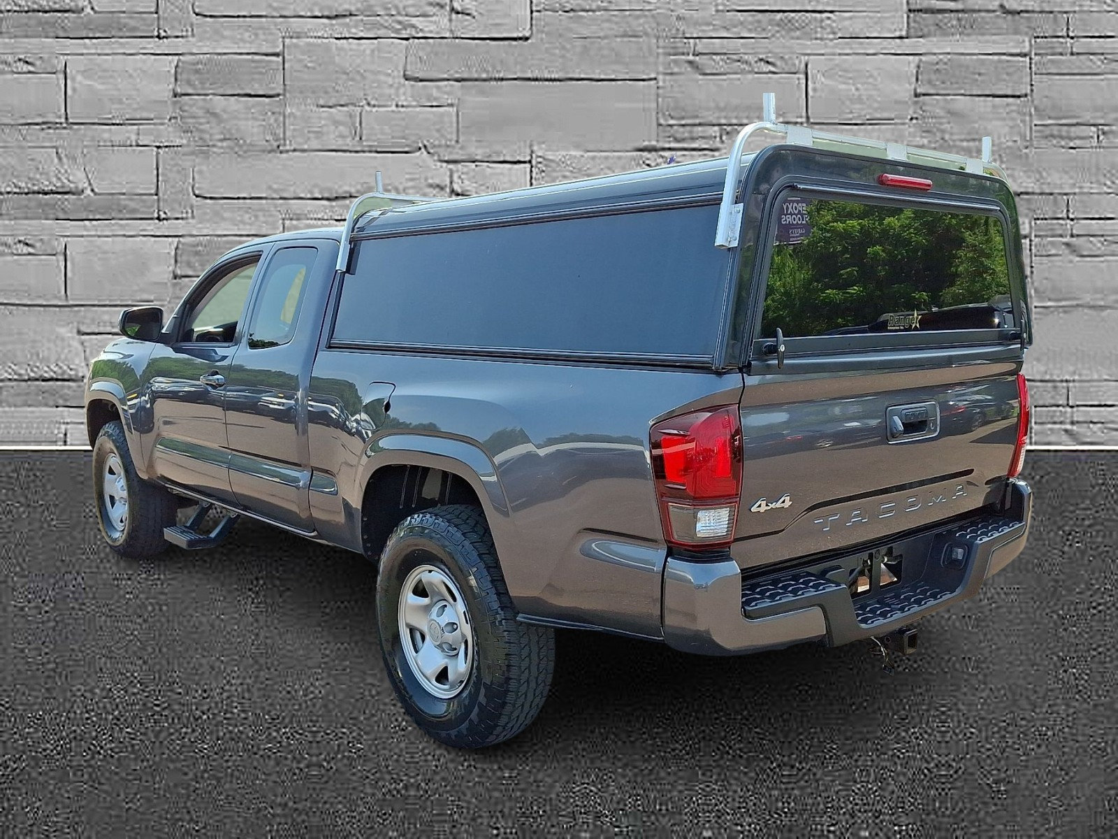 Used 2018 Toyota Tacoma SR w/ SR Convenience Package AWD/4WD image 8