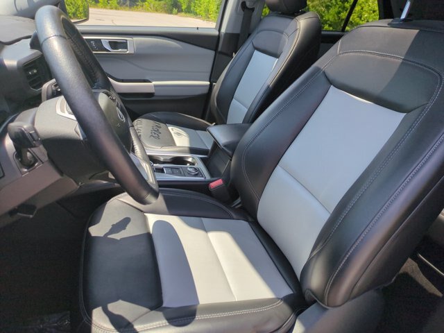 Certified 2023 Ford Explorer XLT w/ Equipment Group 202A AWD/4WD image 15