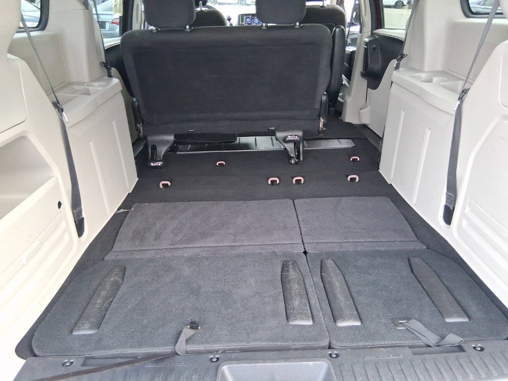 Used 2019 Dodge Grand Caravan SE w/ UConnect Hands-Free Group FWD image 22