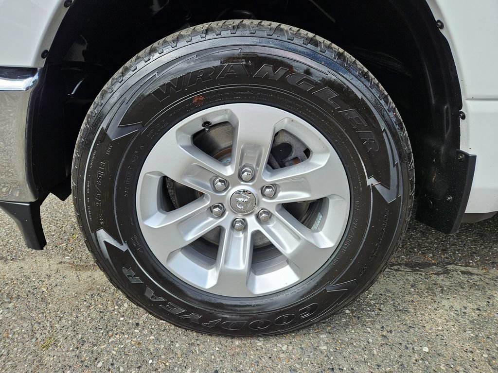 Used 2023 RAM 1500 Laramie AWD/4WD image 9
