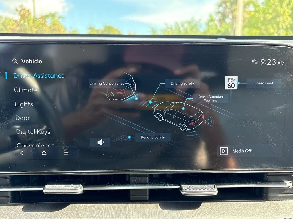 Used 2025 Hyundai Kona Limited FWD image 26