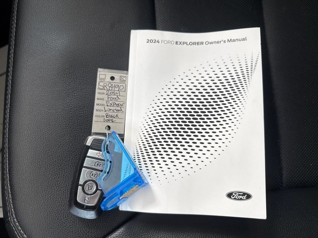 Certified 2024 Ford Explorer Limited w/ Limited Technology Package AWD/4WD image 29