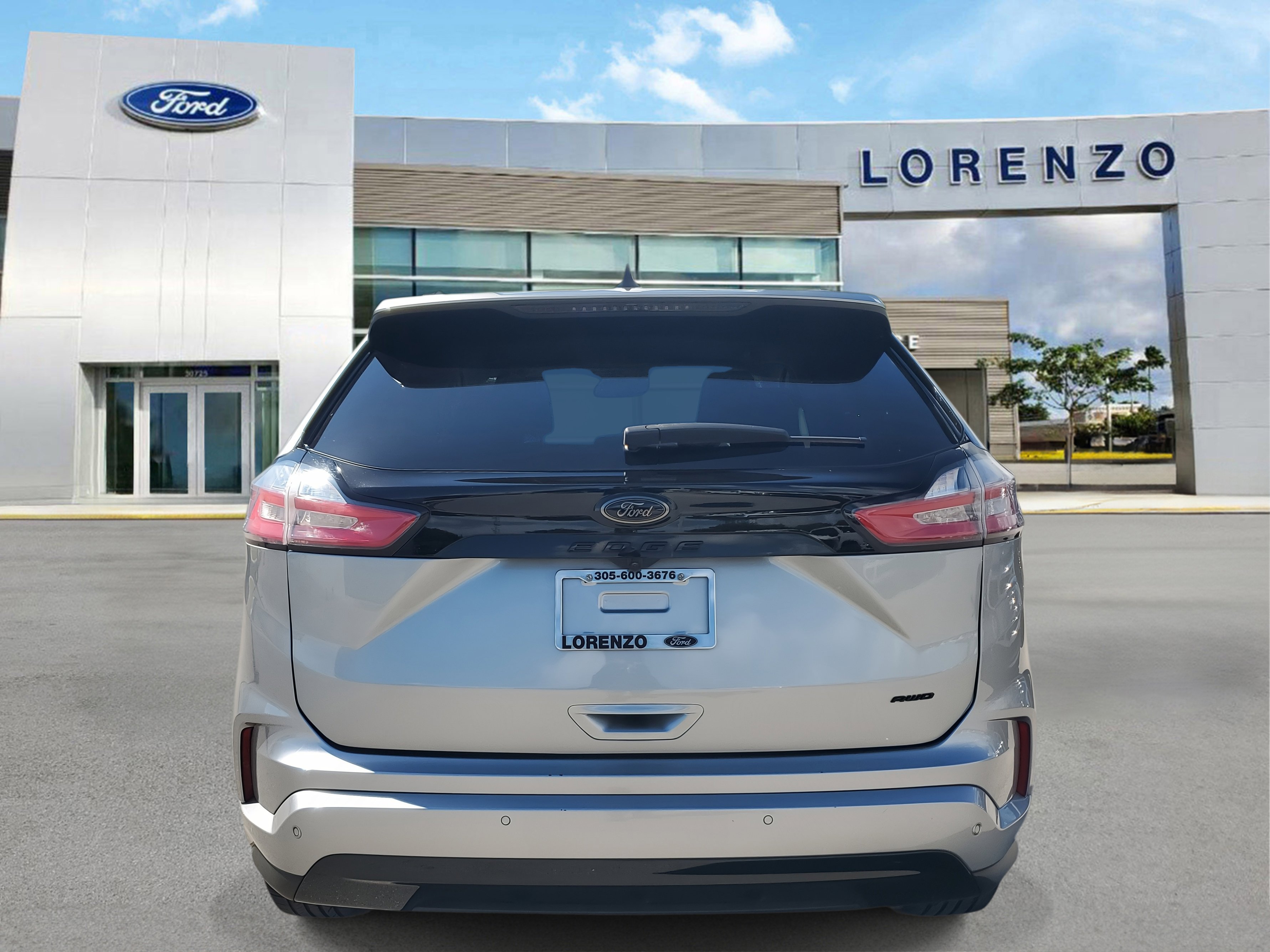 Certified 2024 Ford Edge SE w/ Black Appearance Package image 6