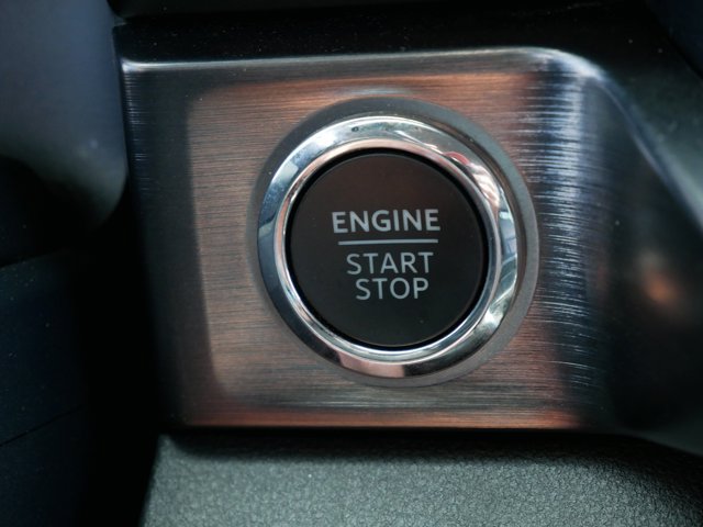 Certified 2025 Ford F250 Lariat AWD/4WD image 24