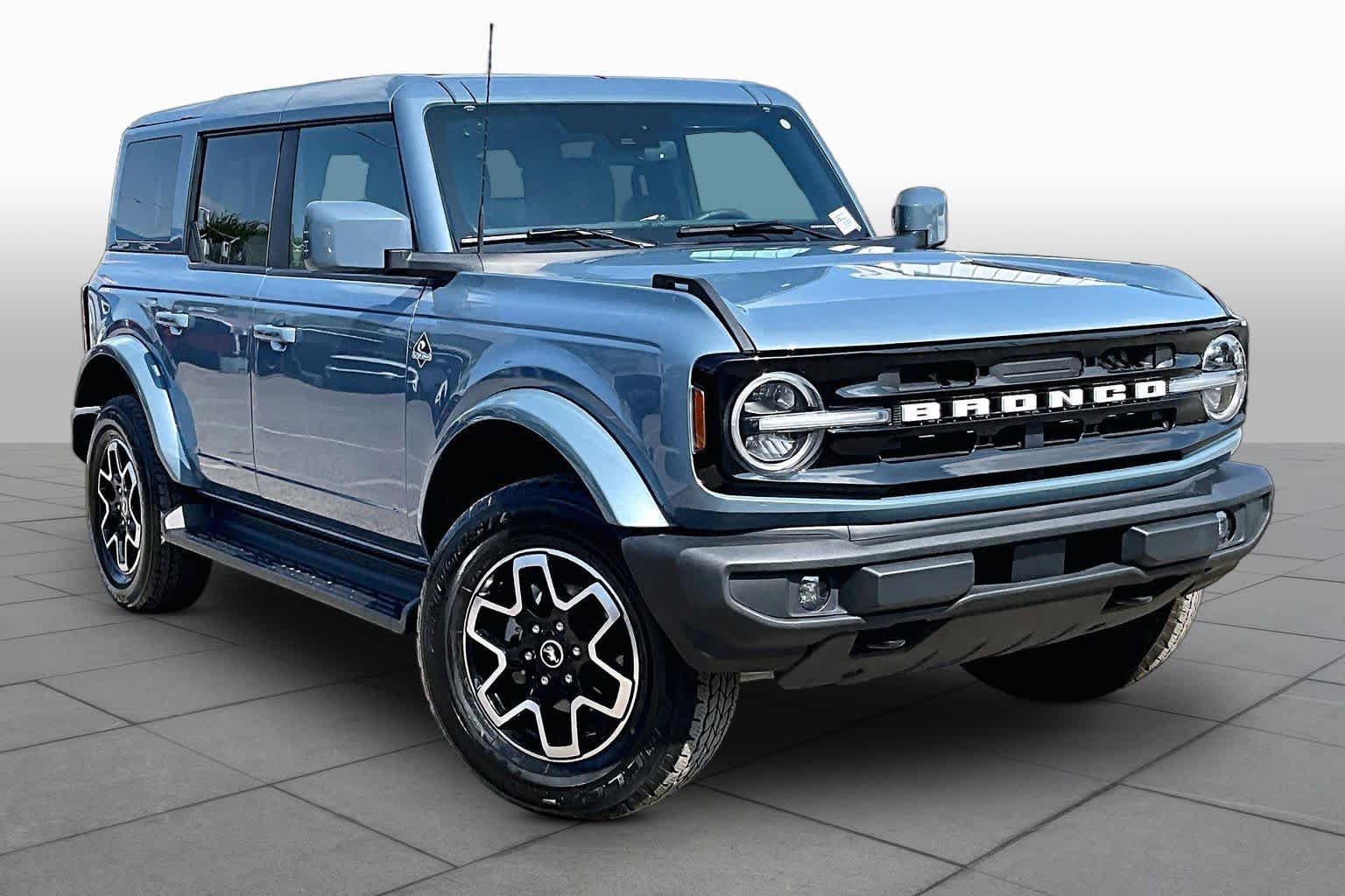 Certified 2025 Ford Bronco Outer Banks AWD/4WD image 3
