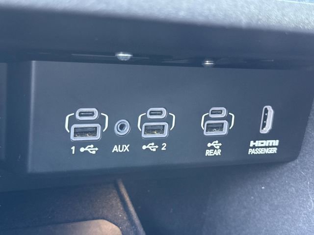 Used 2022 Jeep Wagoneer Series III w/ Rear Seat Video Group 1 image 34