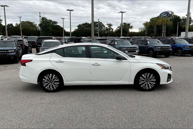 Used 2025 Nissan Altima 2.5 SV FWD image 7