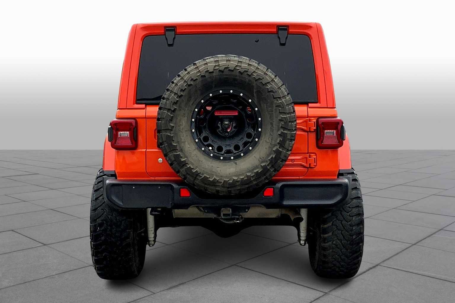 Used 2018 Jeep Wrangler Unlimited Sahara image 4