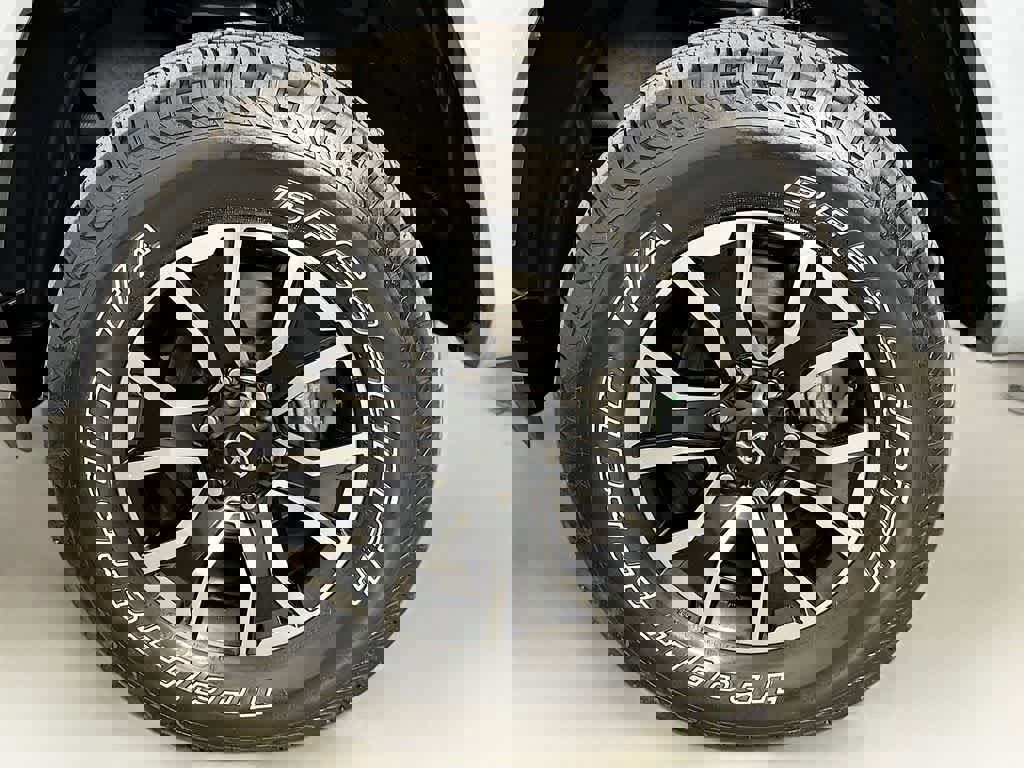 Used 2021 Toyota Tacoma TRD Sport image 11