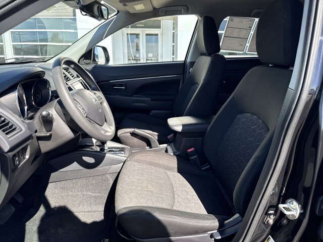 Used 2025 Mitsubishi Outlander Sport AWD image 12