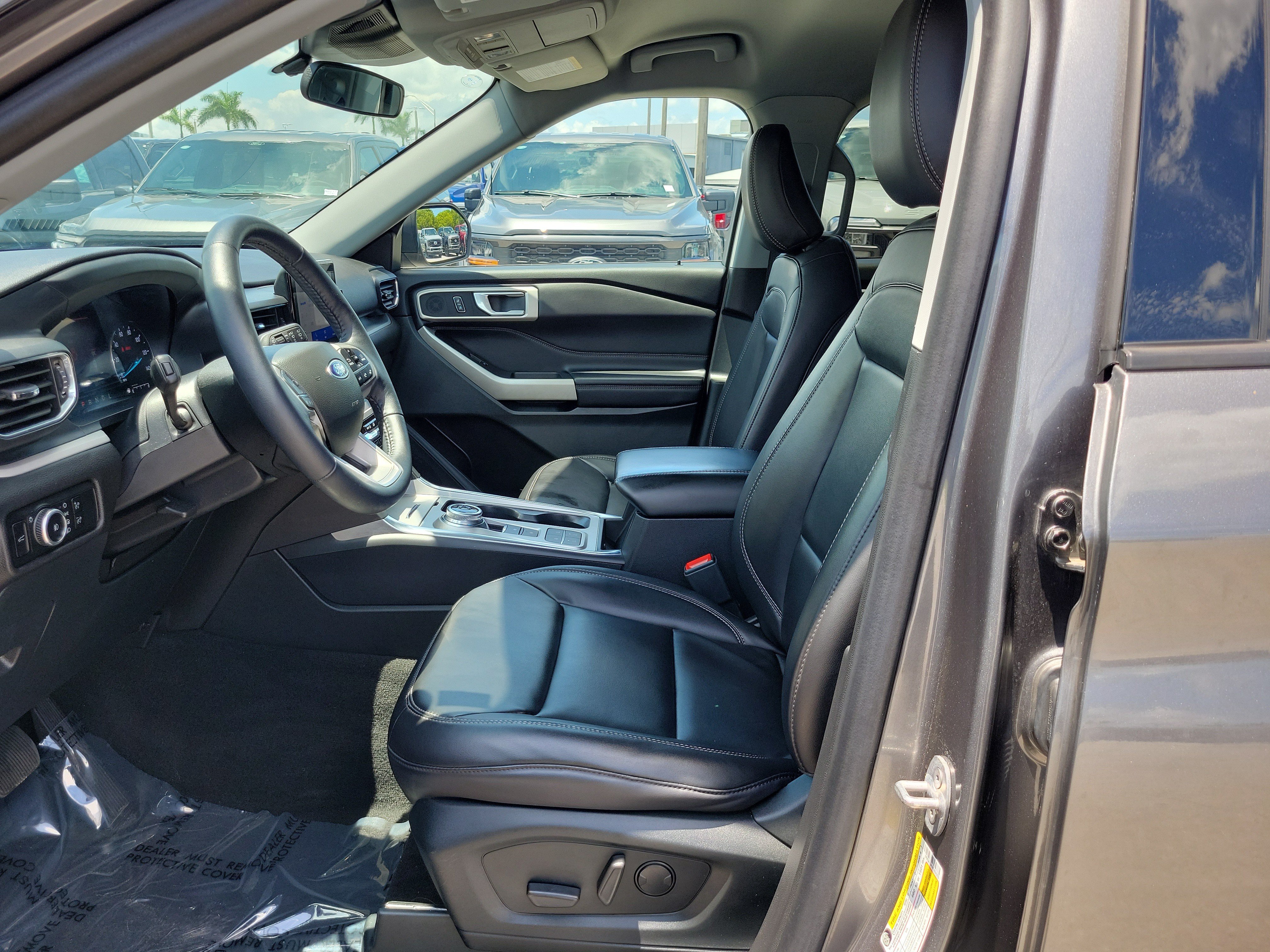 Certified 2023 Ford Explorer XLT w/ Equipment Group 202A RWD image 10