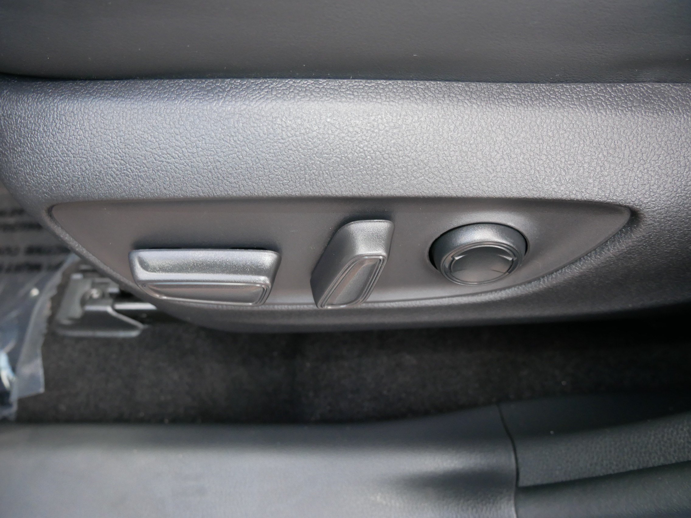 Used 2024 Toyota RAV4 XLE Premium w/ Weather Package AWD/4WD image 19