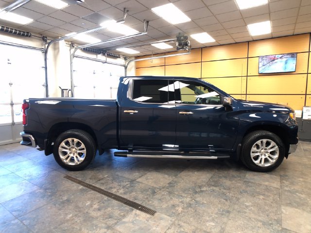 Used 2022 Chevrolet Silverado 1500 LTZ w/ Technology Package AWD/4WD image 8