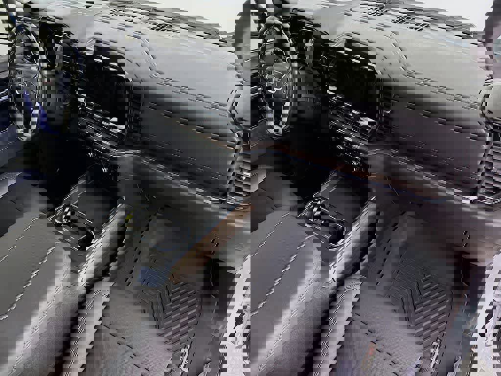 Used 2024 GMC Sierra 2500 SLT w/ SLT Premium Package image 33