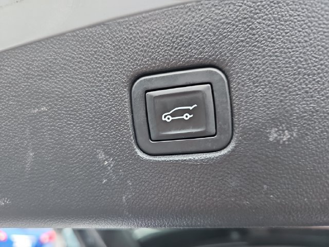 Used 2019 Chevrolet Blazer RS w/ LPO, Floor Liner Package FWD image 13