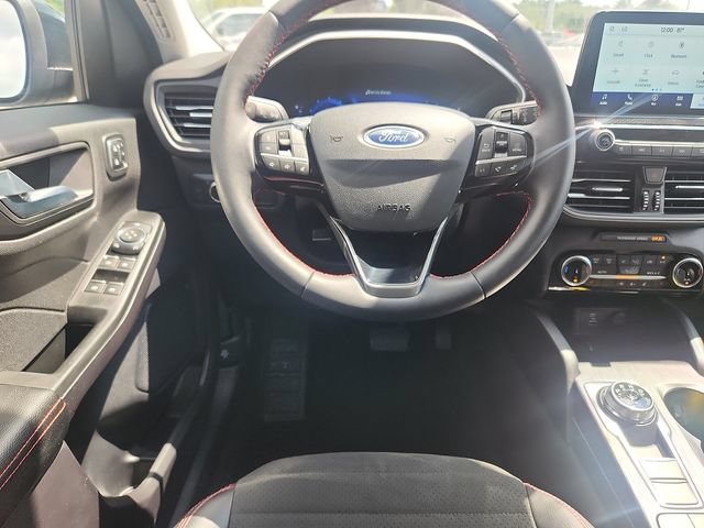 Certified 2022 Ford Escape SEL w/ SEL Stealth AWD Package image 9