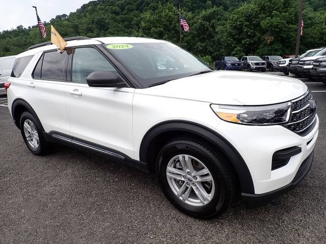 Certified 2024 Ford Explorer XLT w/ Class IV Trailer Tow Package AWD/4WD image 12