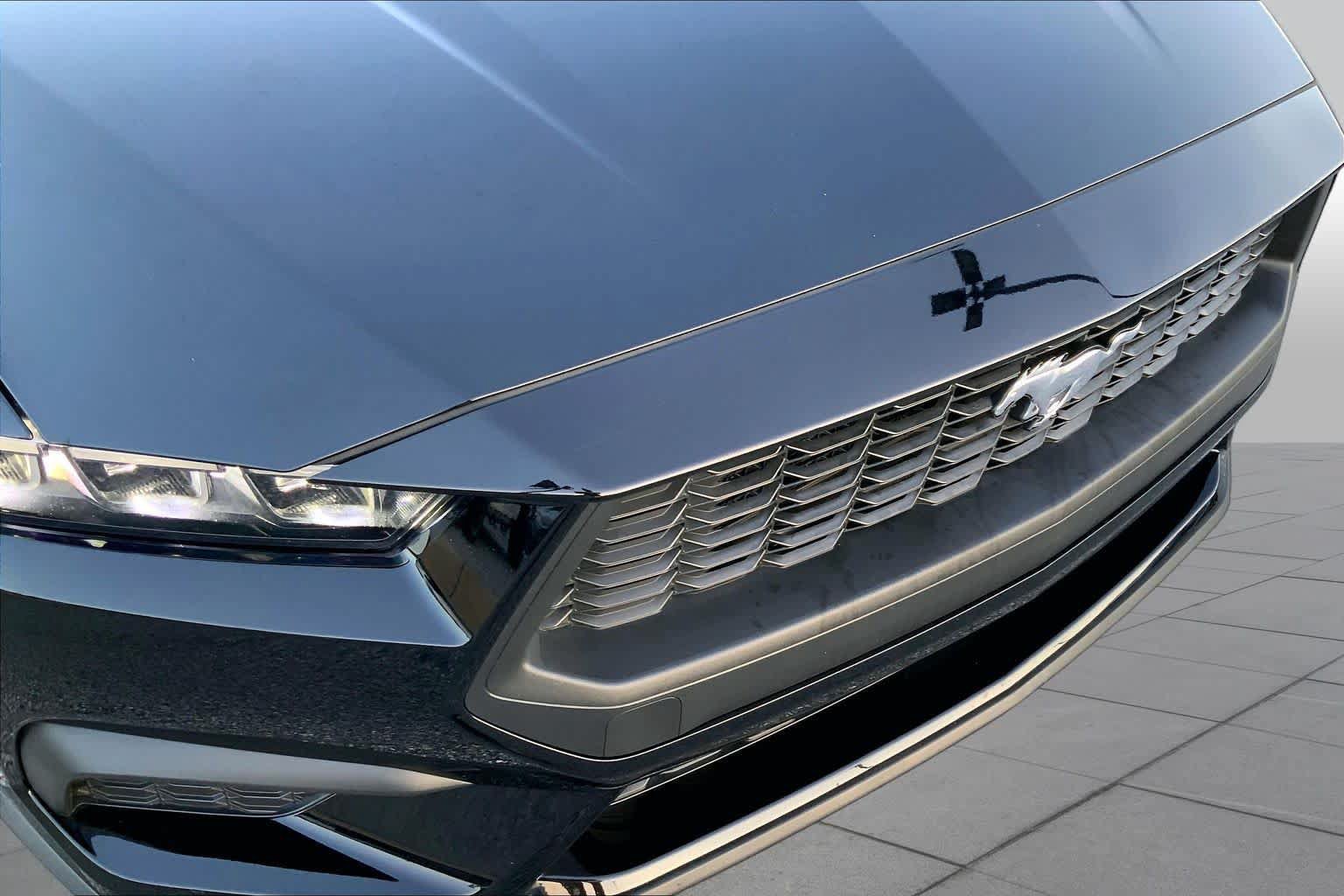 Certified 2025 Ford Mustang Coupe RWD image 28