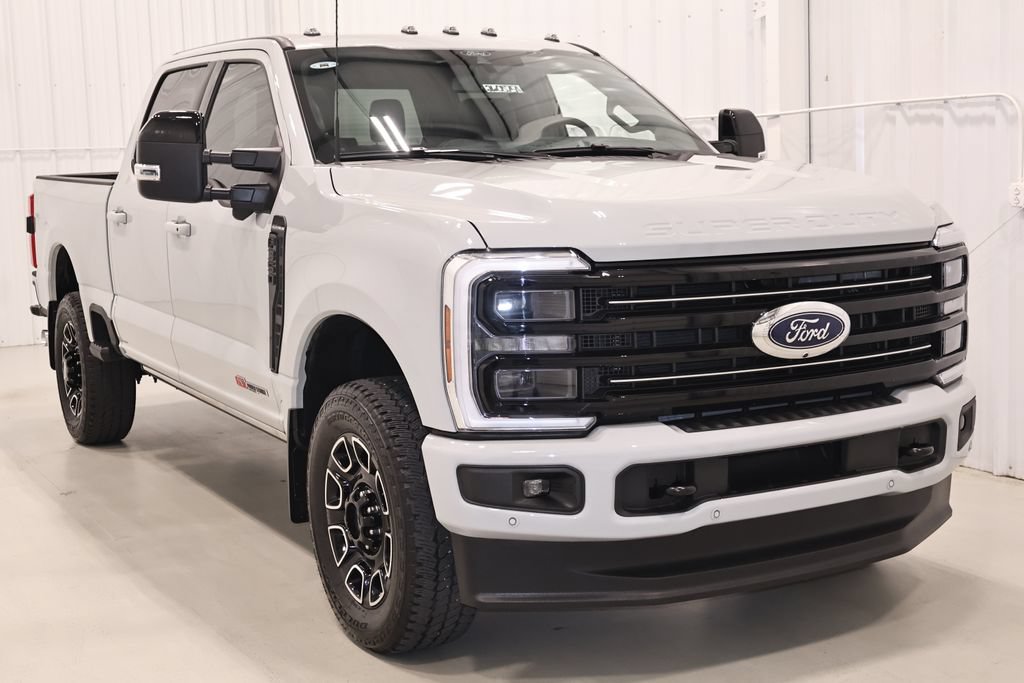 Certified 2025 Ford F350 4x4 Crew Cab Super Duty image 4