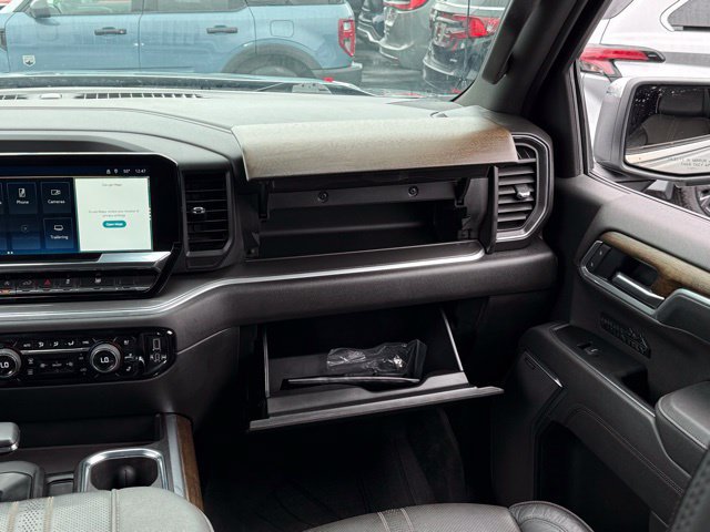 Used 2025 Chevrolet Silverado 1500 High Country AWD/4WD image 31