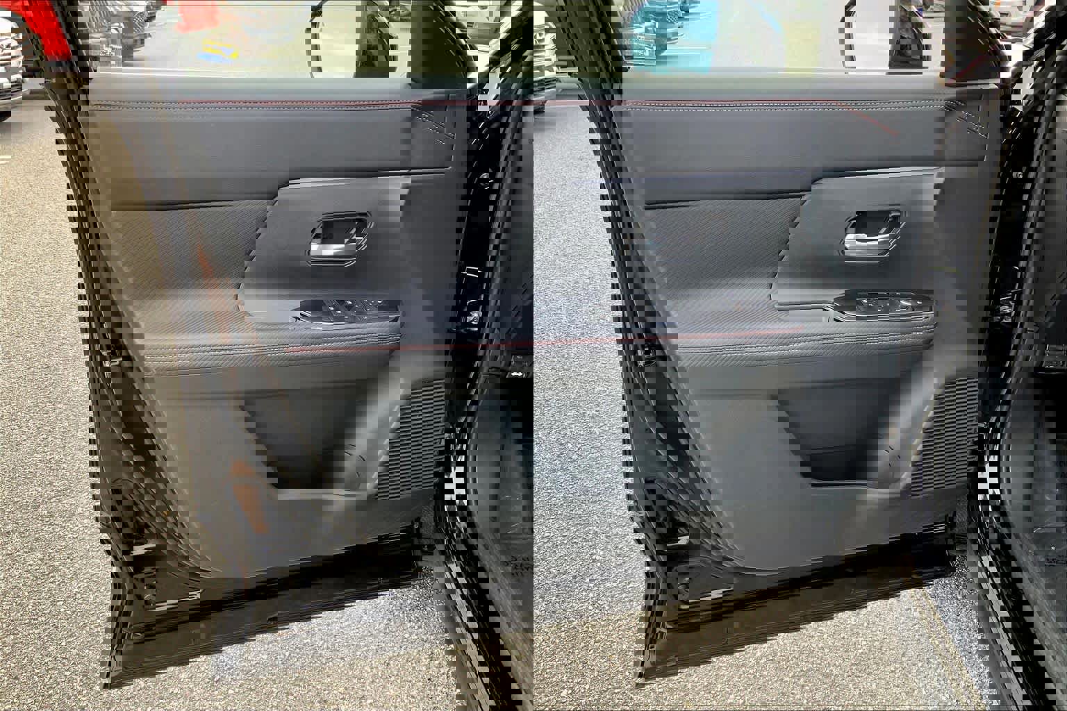 Used 2026 Nissan Kicks SR image 20