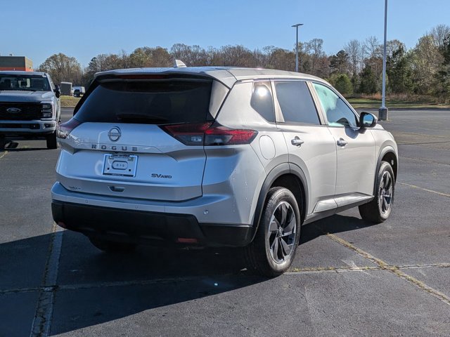 Used 2024 Nissan Rogue SV image 5