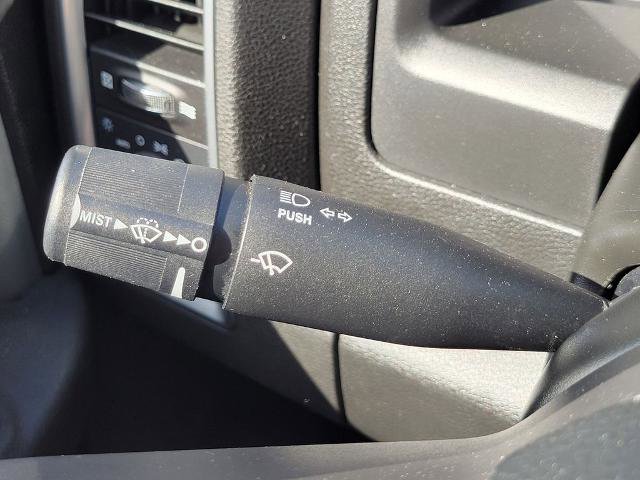 Used 2022 RAM 1500 Classic SLT image 28