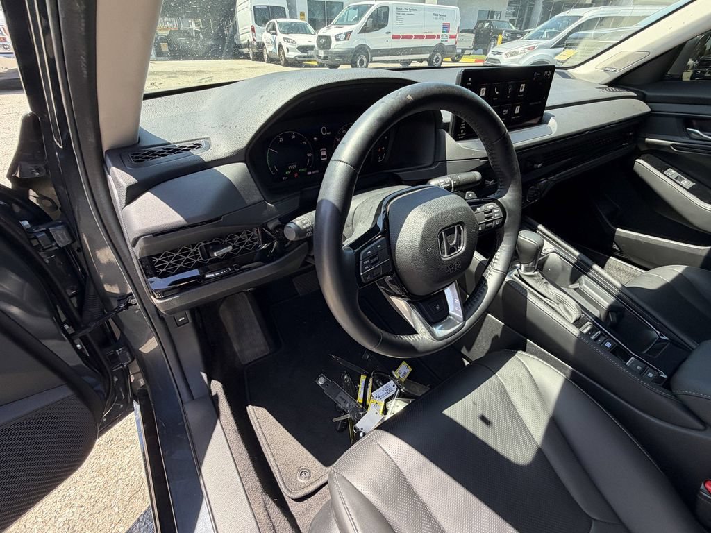 Used 2025 Honda Accord Touring image 25