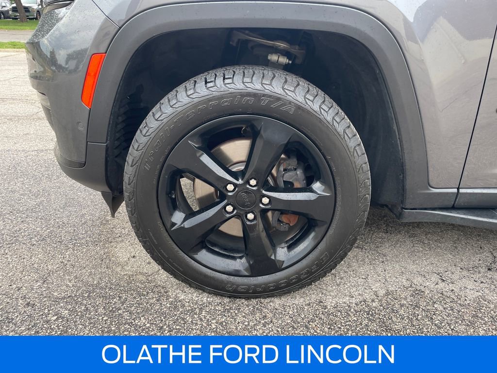 Used 2023 Jeep Grand Cherokee L Limited w/ Luxury Tech Group II AWD/4WD image 35