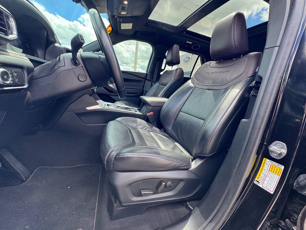 Certified 2022 Ford Explorer Platinum w/ Equipment Group 601A AWD/4WD image 30